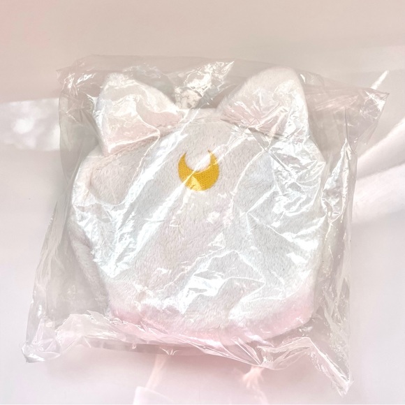 Sailor Moon Ichiban Kuji  "Girl's Party" - Artemis Make Up Pouch- - Picture 2 of 3